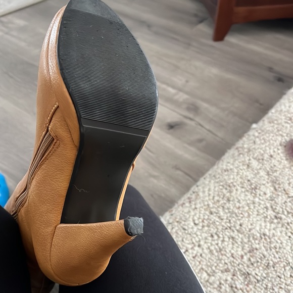 Brown boots- never been worn - Picture 3 of 3